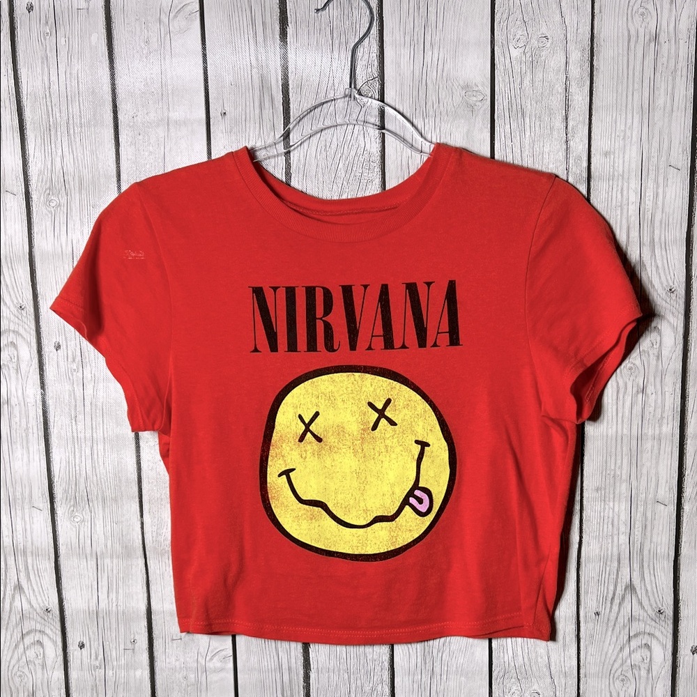 Nirvana distressed logo graphic cropped tee size Medium